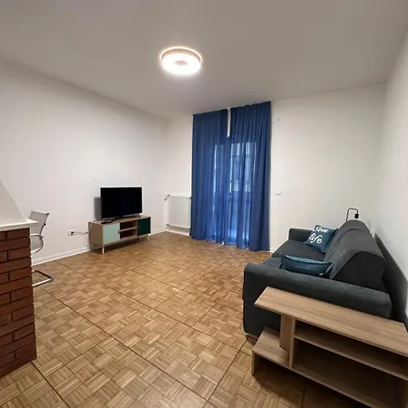 Ambra Park - Giulia 19 *